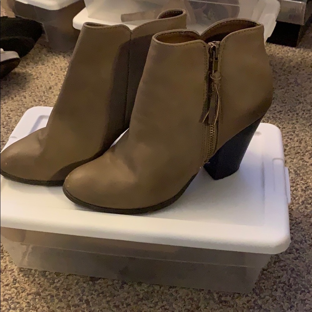 Ankle bootie